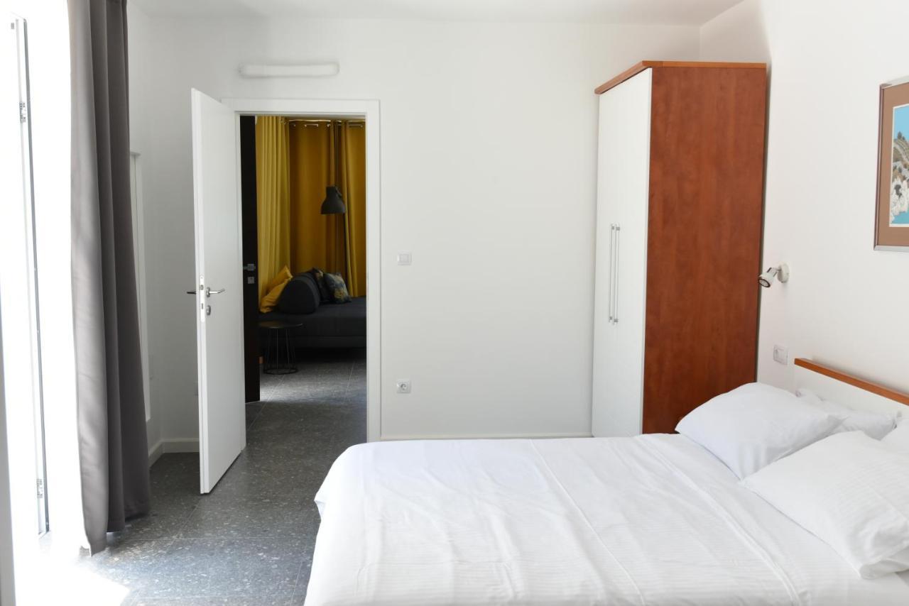 Buric House - Apartments Klasik And Studio Mini โรวีน ภายนอก รูปภาพ