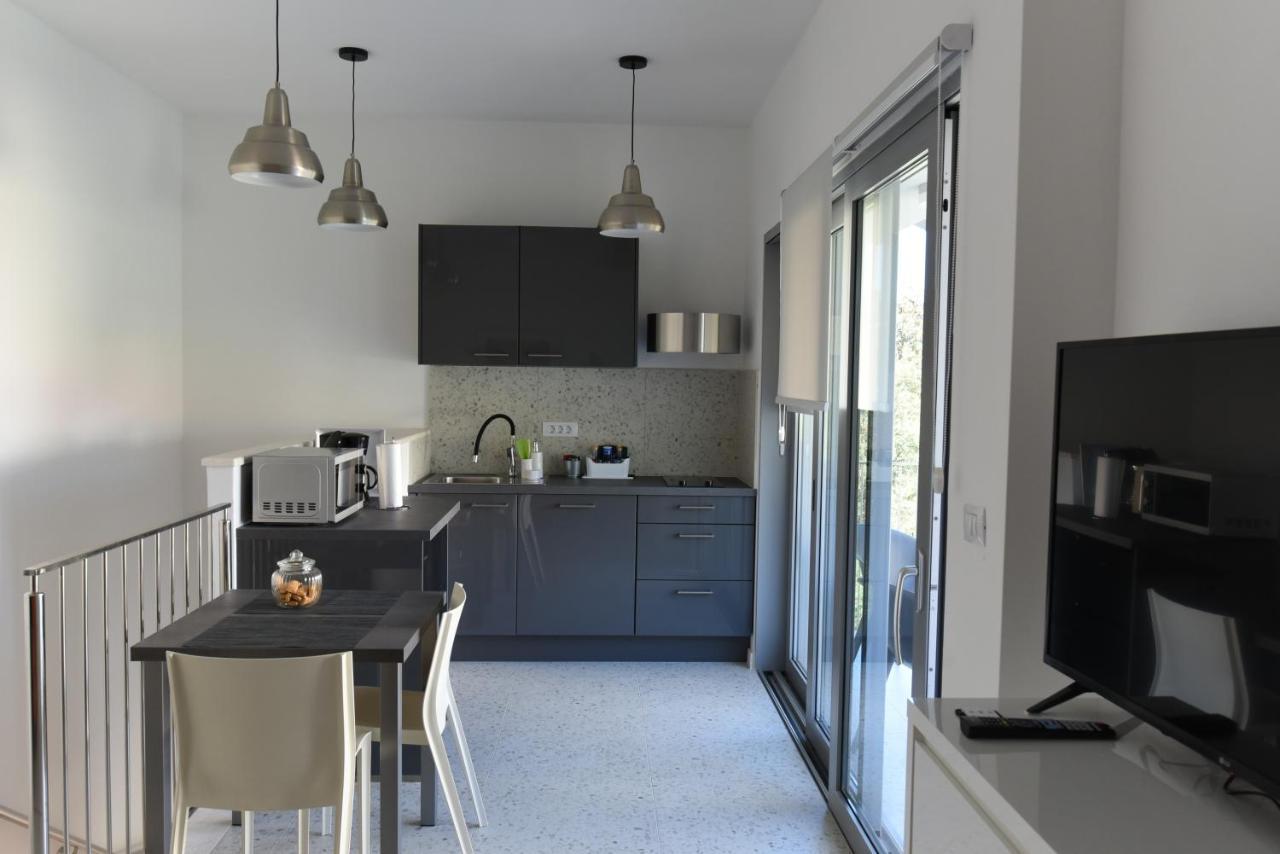 Buric House - Apartments Klasik And Studio Mini โรวีน ภายนอก รูปภาพ